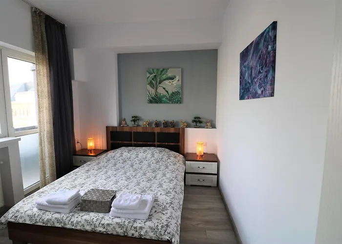 Апартаменти Cozy Deluxe - Old Town - Free Minibar Бухарест