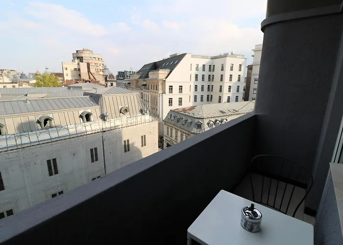 Cozy Deluxe - Old Town - Free Minibar Бухарест